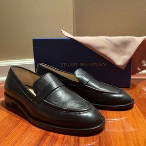 BRAND NEW Stuart Weitzmen womens loafers